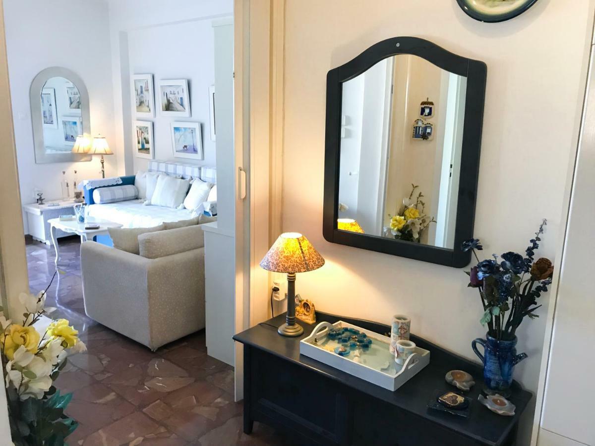 Kerry'S Cosy Apartment Vári エクステリア 写真