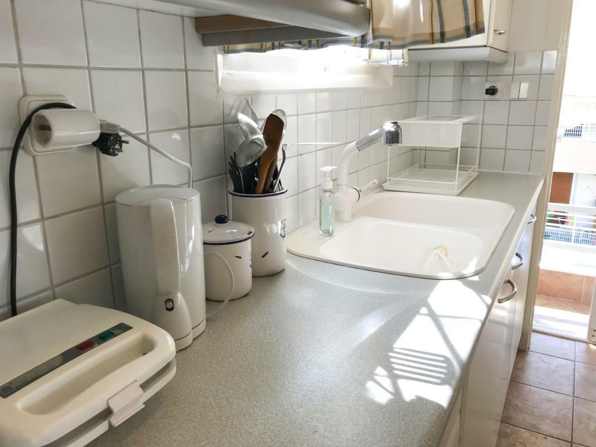 Kerry'S Cosy Apartment Vári エクステリア 写真