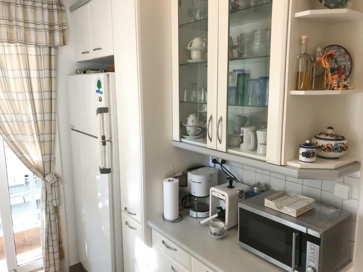 Kerry'S Cosy Apartment Vári エクステリア 写真