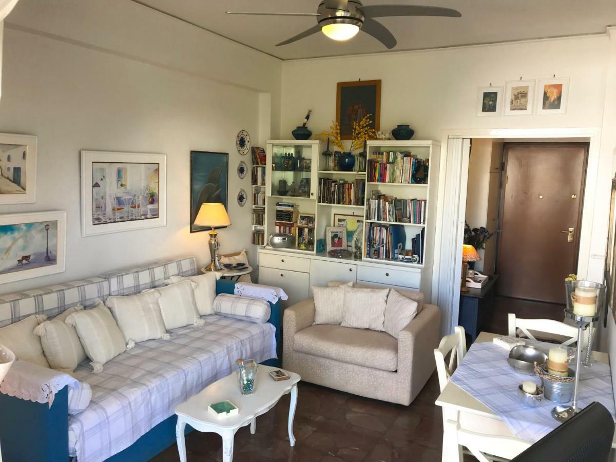 Kerry'S Cosy Apartment Vári エクステリア 写真