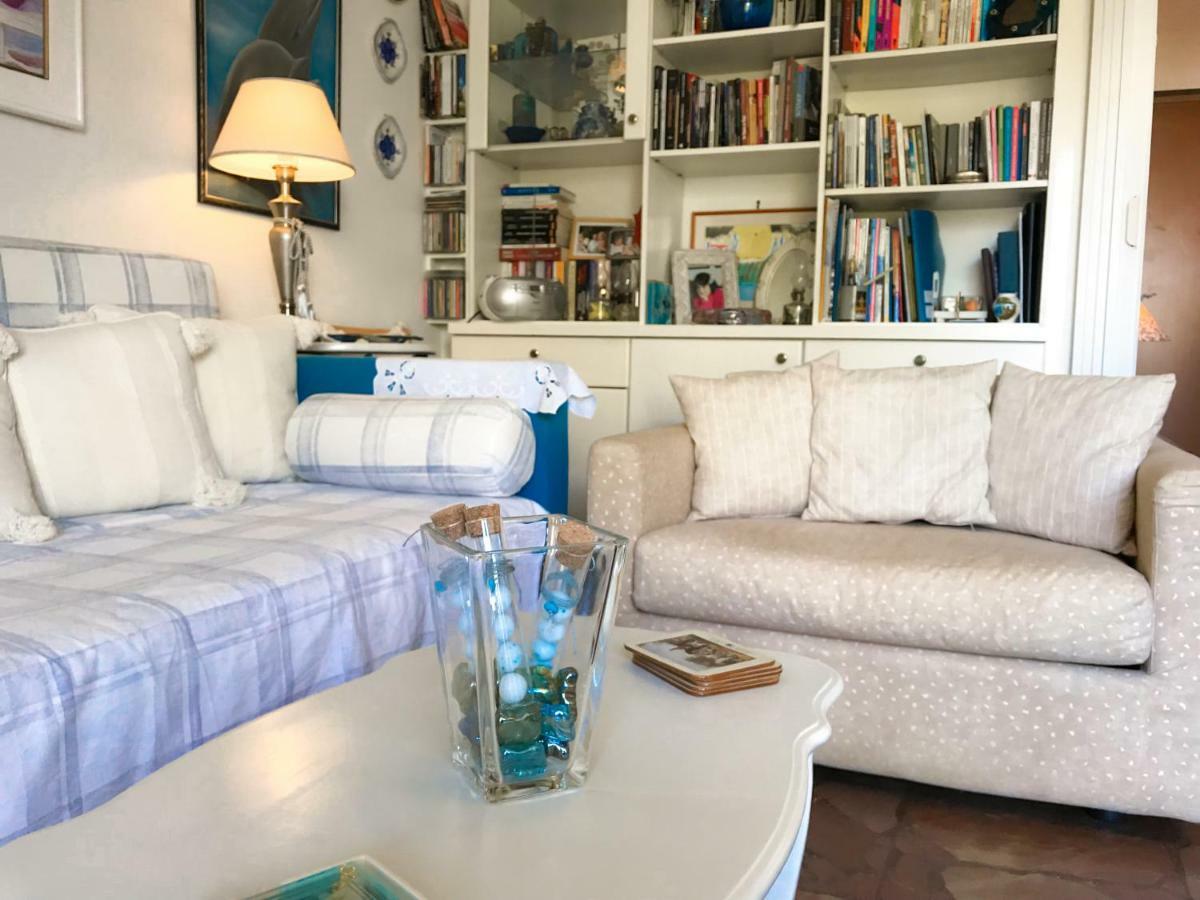 Kerry'S Cosy Apartment Vári エクステリア 写真