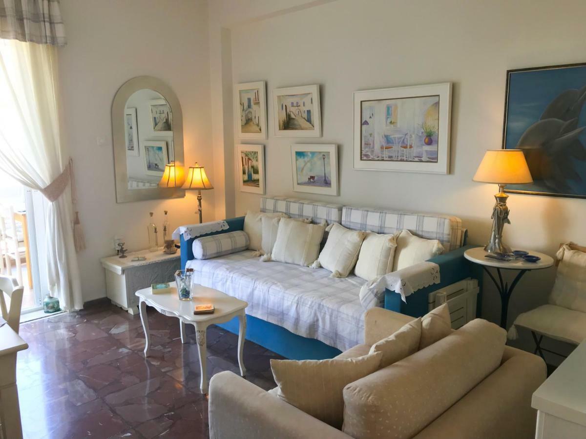 Kerry'S Cosy Apartment Vári エクステリア 写真