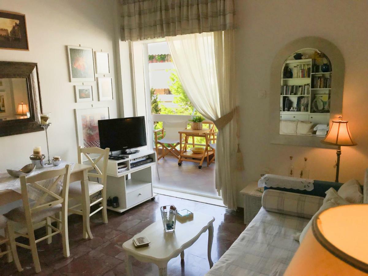 Kerry'S Cosy Apartment Vári エクステリア 写真