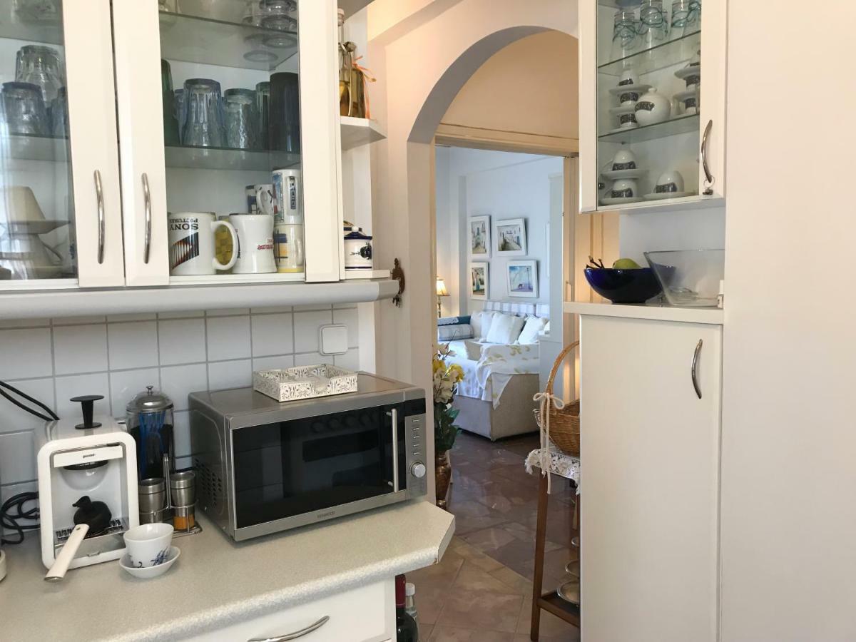 Kerry'S Cosy Apartment Vári エクステリア 写真
